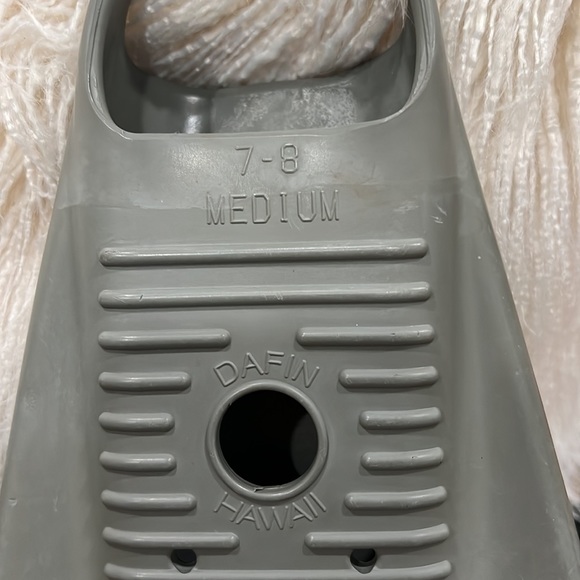 SOLD! Unisex DaFin Pro Classic Swim Fins - Picture 6 of 6